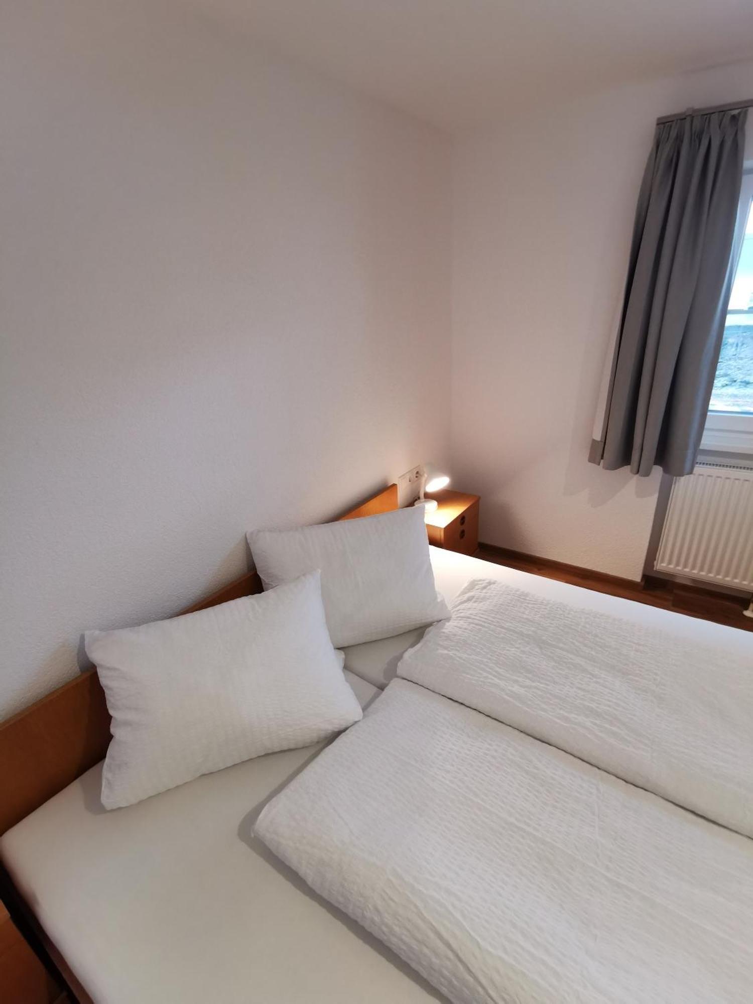 Apartments Haus Schoen - Preise Inclusive Pitztal Sommer Card Jerzens Room photo
